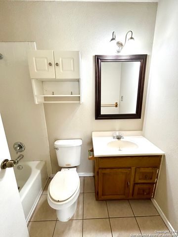 206 Northview Dr., San Antonio, TX 78148