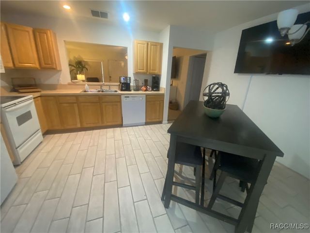 2131 N Pine Cone Avenue, Lecanto, FL 34461