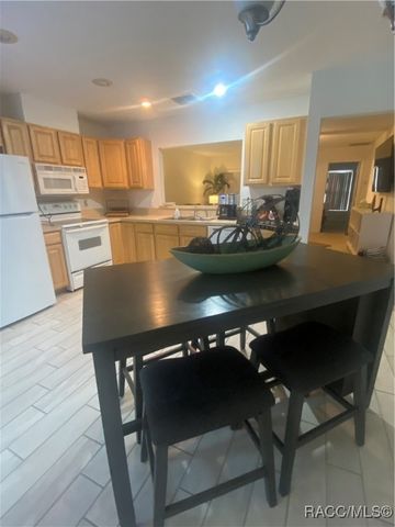 2131 N Pine Cone Avenue, Lecanto, FL 34461