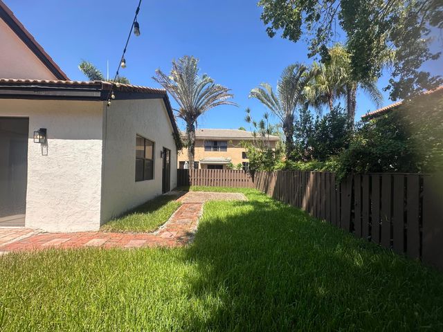 10461 NW 12th Court, Plantation, FL 33322
