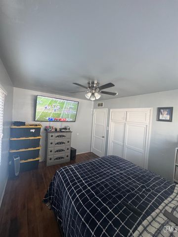 1313 Kelly Street, Bakersfield, CA 93304
