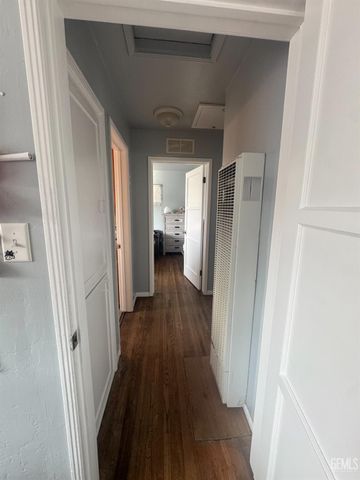 1313 Kelly Street, Bakersfield, CA 93304