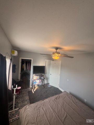1313 Kelly Street, Bakersfield, CA 93304