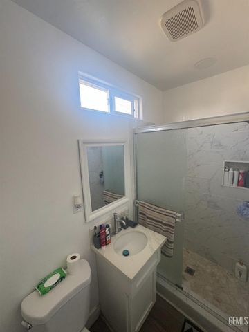 1313 Kelly Street, Bakersfield, CA 93304