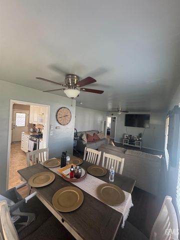 1313 Kelly Street, Bakersfield, CA 93304