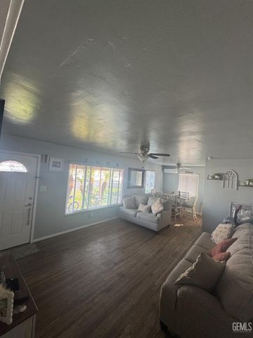 1313 Kelly Street, Bakersfield, CA 93304