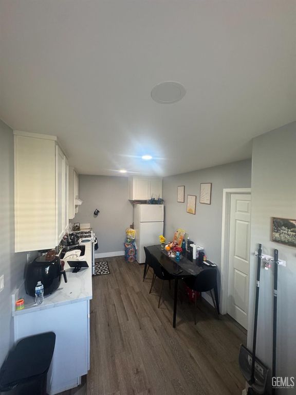 1313 Kelly Street, Bakersfield, CA 93304