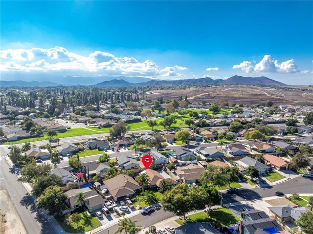 10022 Chula Vista Way, Riverside, CA 92503