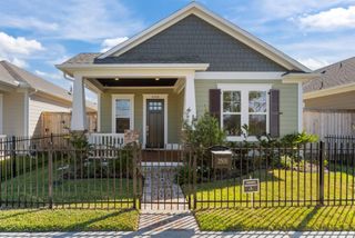 2505 S Houston Avenue, Pearland, TX 77581