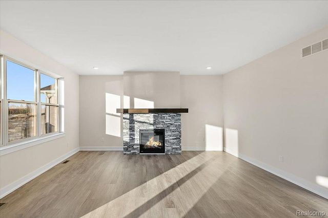 4060 Blossom Drive, Sterling Heights, MI 48314