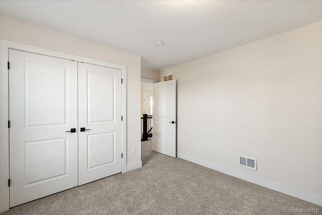 4060 Blossom Drive, Sterling Heights, MI 48314