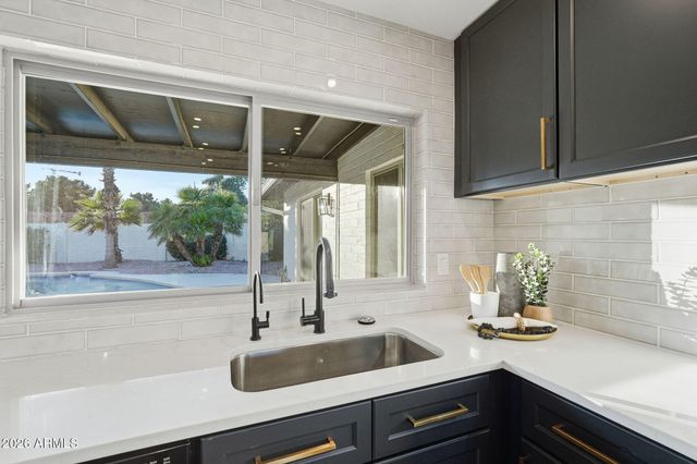 13060 N 48TH Place N, Scottsdale, AZ 85254