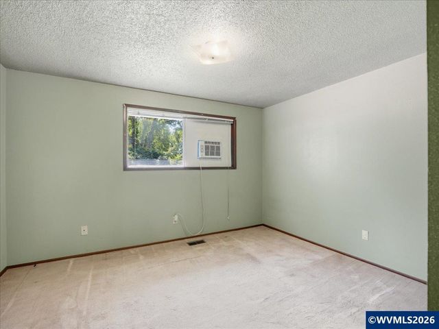 3672 Jefferson Pl SE, Albany, OR 97322