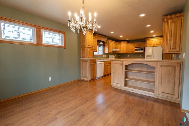 5909 W Chadwick Pl Place, Sioux Falls, SD 57106