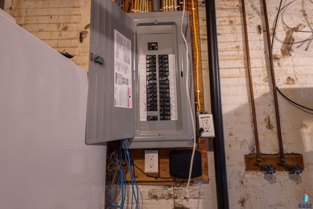 5909 W Chadwick Pl Place, Sioux Falls, SD 57106