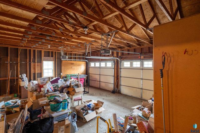 5909 W Chadwick Pl Place, Sioux Falls, SD 57106