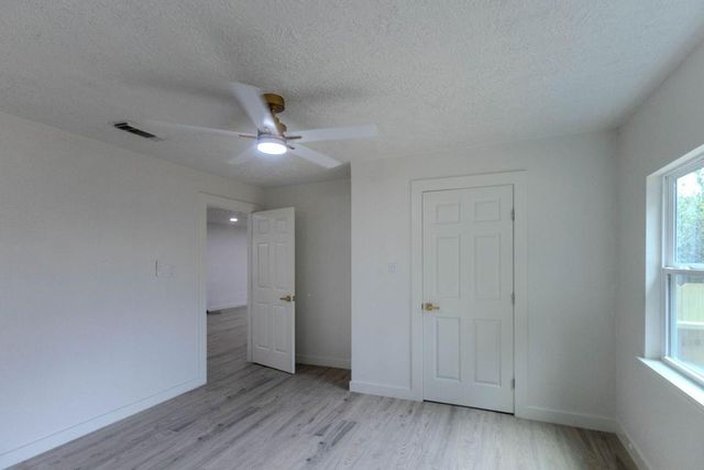 7912 Ford Street, Houston, TX 77012