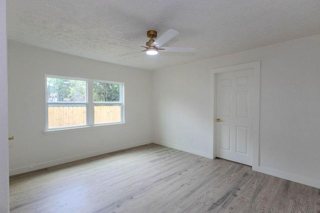 7912 Ford Street, Houston, TX 77012