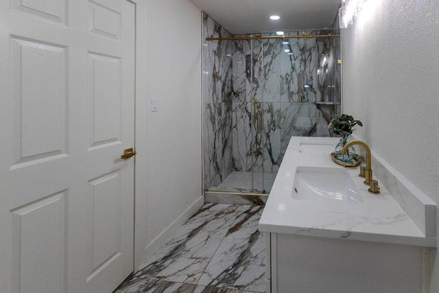 7912 Ford Street, Houston, TX 77012