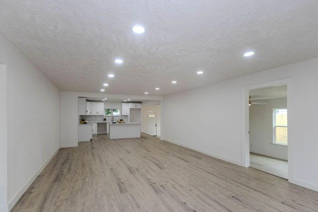 7912 Ford Street, Houston, TX 77012