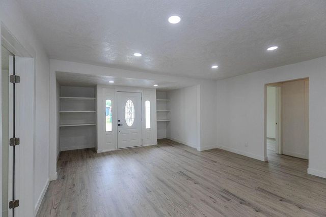 7912 Ford Street, Houston, TX 77012