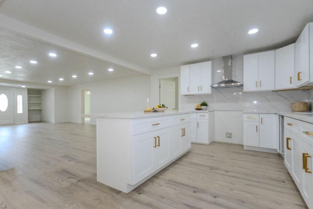 7912 Ford Street, Houston, TX 77012