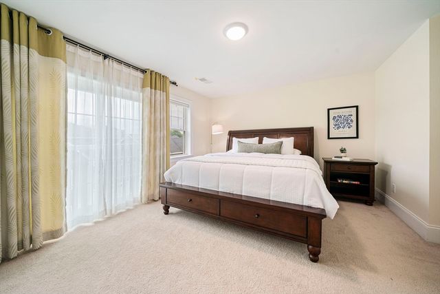 205 Elm St 9, Braintree, MA 02184