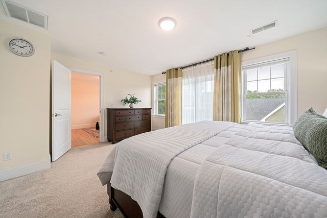 205 Elm St 9, Braintree, MA 02184
