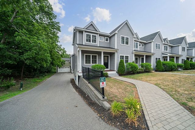 205 Elm St 9, Braintree, MA 02184