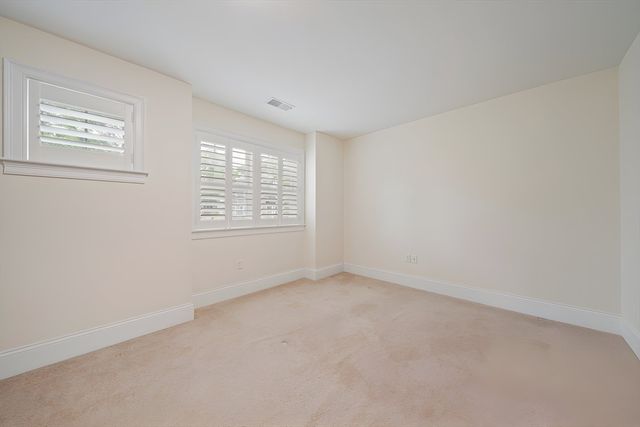 205 Elm St 9, Braintree, MA 02184