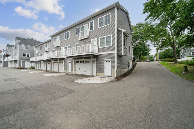 205 Elm St 9, Braintree, MA 02184