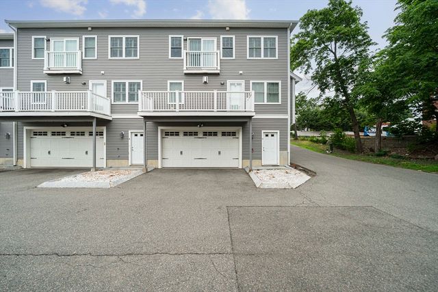 205 Elm St 9, Braintree, MA 02184