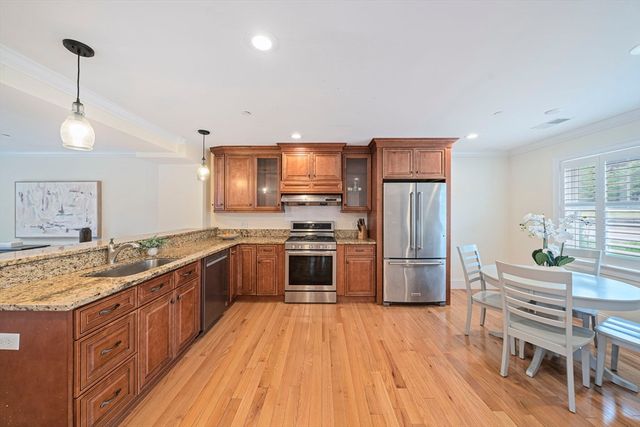 205 Elm St 9, Braintree, MA 02184
