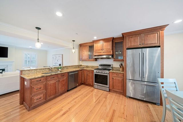 205 Elm St 9, Braintree, MA 02184