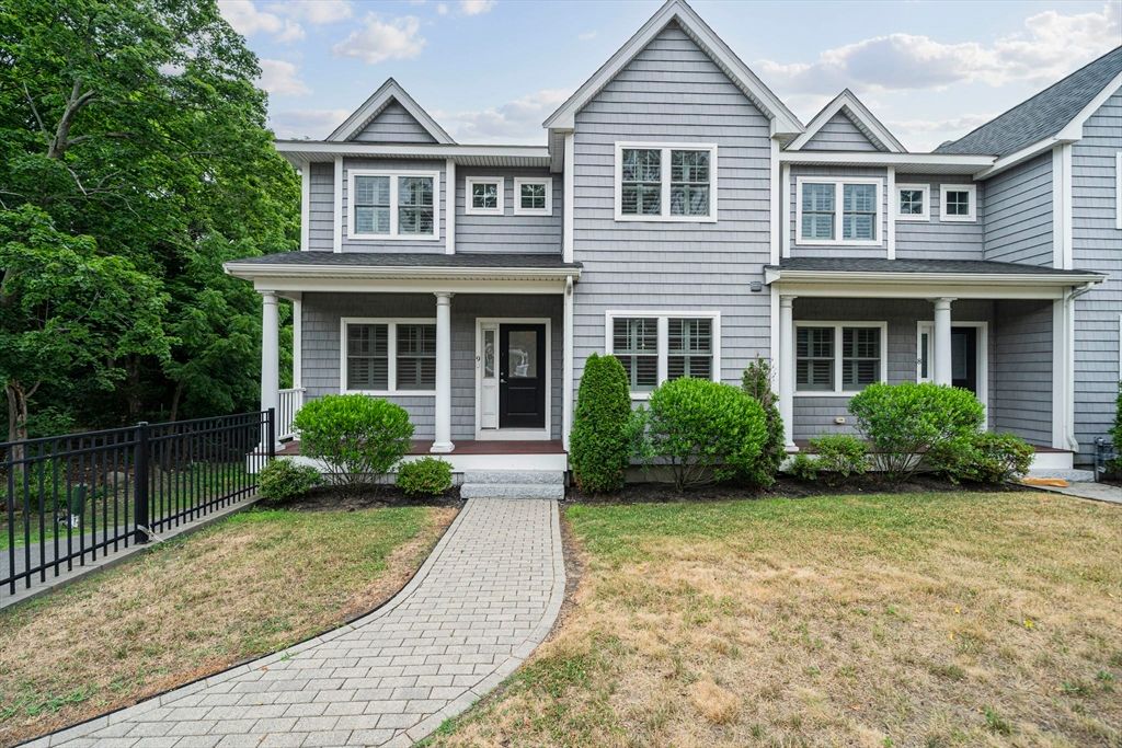 205 Elm St 9, Braintree, MA 02184
