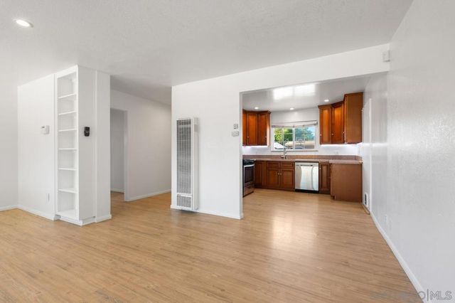 4581 Chinook, San Diego, CA 92117