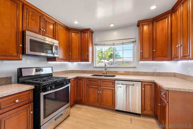 4581 Chinook, San Diego, CA 92117