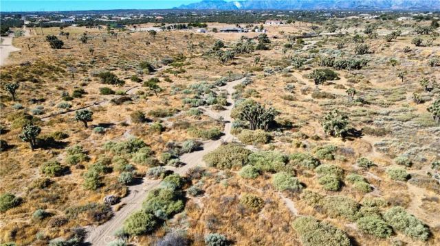 1 Muscatel, Phelan, CA 92371