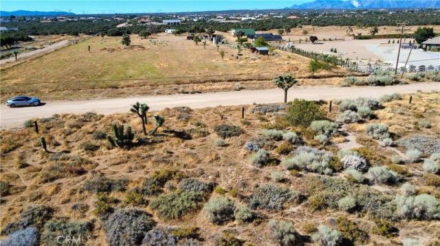 1 Muscatel, Phelan, CA 92371