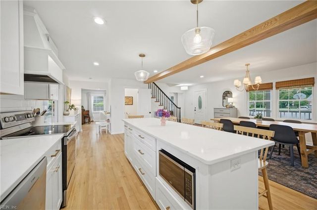 708 Kings Grant CT, Virginia Beach, VA 23452