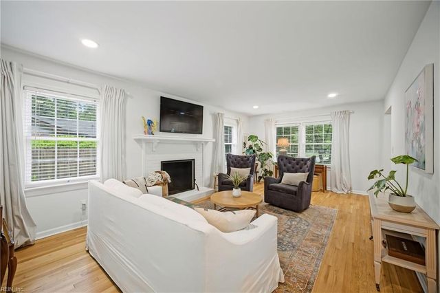 708 Kings Grant CT, Virginia Beach, VA 23452