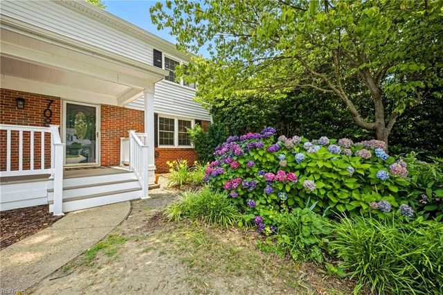708 Kings Grant CT, Virginia Beach, VA 23452