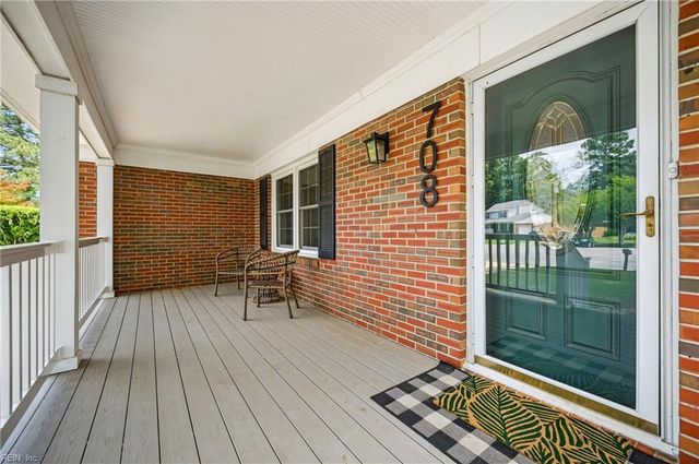 708 Kings Grant CT, Virginia Beach, VA 23452