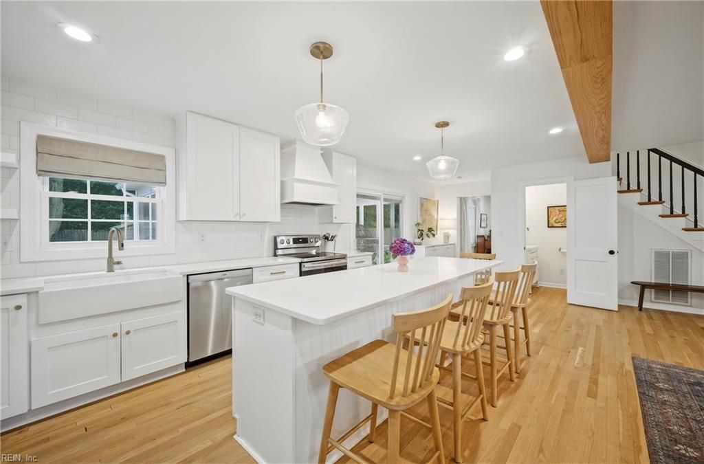 708 Kings Grant CT, Virginia Beach, VA 23452