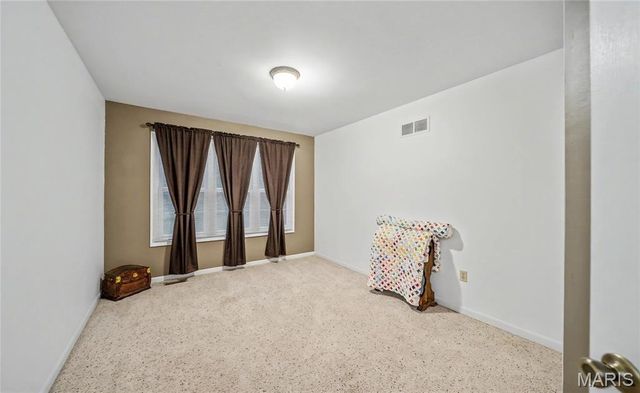 56 W Nottingham Circle, Sullivan, MO 63080