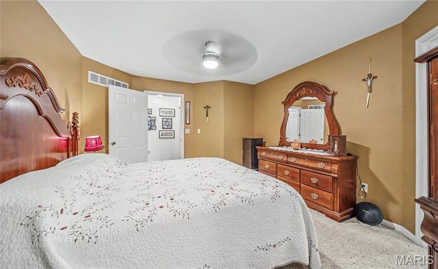 56 W Nottingham Circle, Sullivan, MO 63080