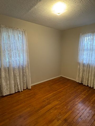 205 Oak Street, Russell Springs, KY 42642