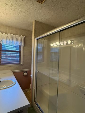 205 Oak Street, Russell Springs, KY 42642