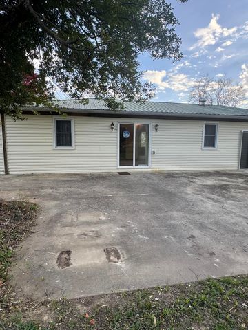 205 Oak Street, Russell Springs, KY 42642