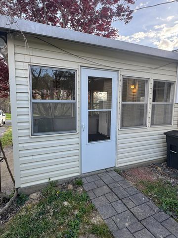 205 Oak Street, Russell Springs, KY 42642